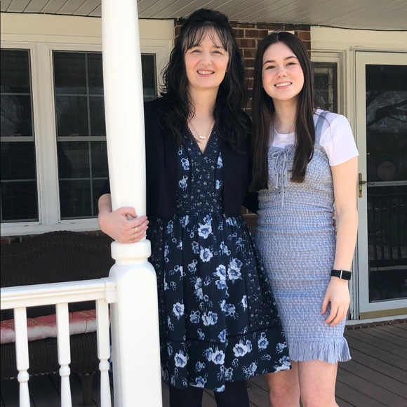 I’m @amybee73 & I’ve been proudly buying & selling on Poshmark for 7+ yrs now.😊 - Picture 9 of 16